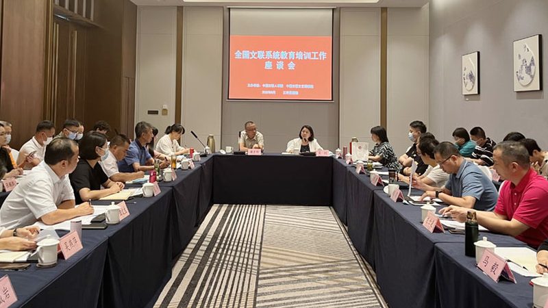 不同的在线教育机构，退费流程可能会有所不同。一般来说，退费流程包括以下几个步骤：