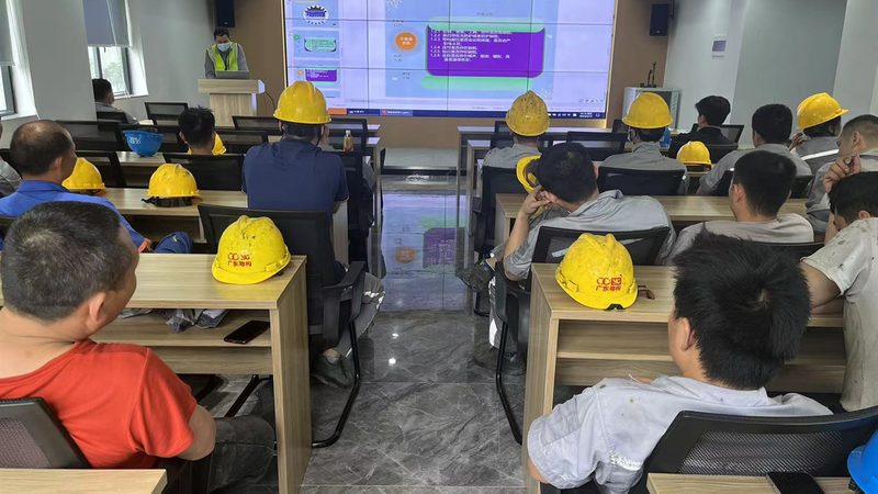小标题：编程教育的兴起背景